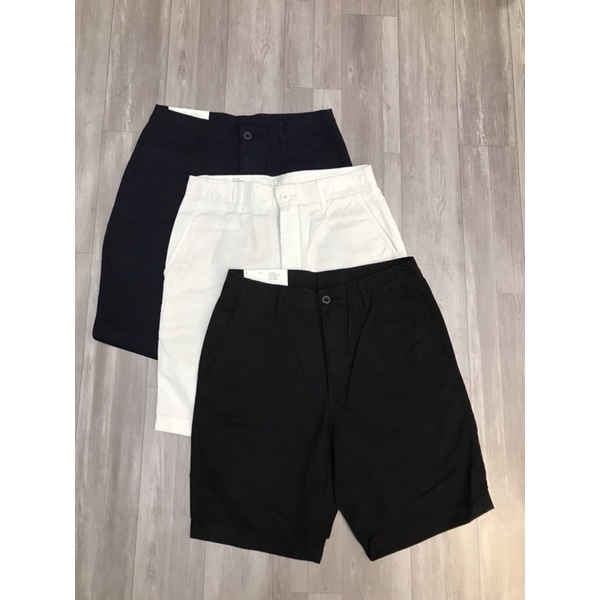 Quần sooc kaki chino UNI.