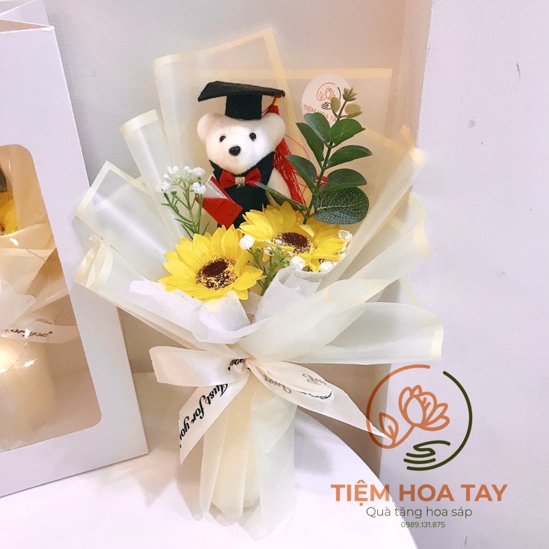 Set quà tặng hoa sáp hướng dương mix gấu bông tốt nghiệp