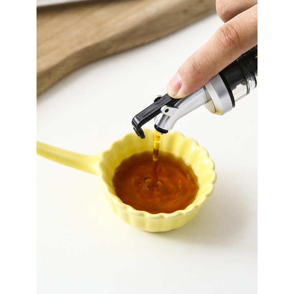 ⚡TẶNG PHỄU RÓT⚡Chai Thủy Tinh Đựng Dầu Ăn Chiết Rót Dầu 500ml