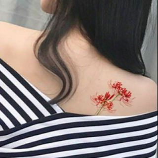 Hình xăm hoa Bỉ ngạn