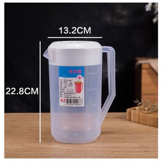 Ca 2,5 lít  nhựa dày,có vạch định lượng