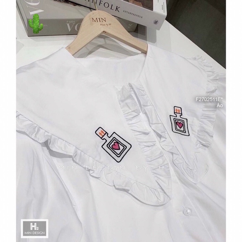 Áo sơ mi nữ bánh bèo họa tiết in logo xinh xắn, áo sơ mi nữ cổ thuyền cánh sen 🍀🍀🍀Pc877