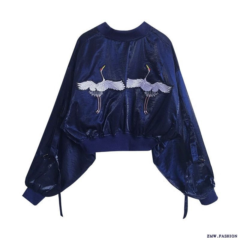 Áo khoác bomber dáng ngắn thêu chim hạc ULZZANG | BigBuy360 - bigbuy360.vn