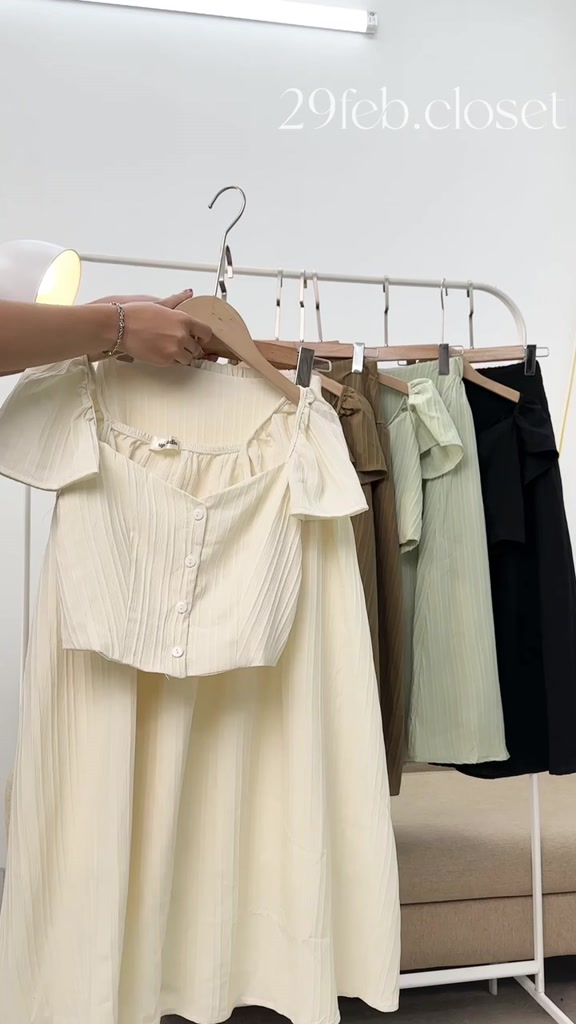 Set Áo Kiểu Croptop Khuy Trước Kèm Chân Váy Dài Dáng Xòe Nhẹ Nhàng Nữ Tính Sang Chảnh Chất Đũi Gân - 29feb.closet - S105 | BigBuy360 - bigbuy360.vn