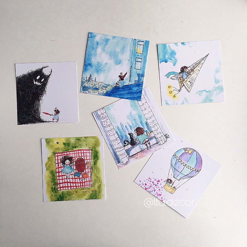 SET 6 TẤM POSTCARD CÔ BÉ TÓC XÙ TRANG TRÍ