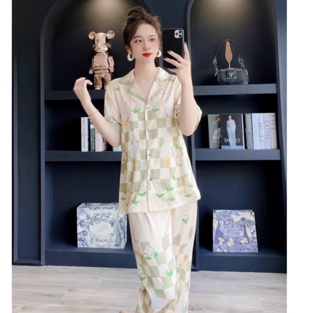 Bộ ngủ mặc nhà pijama lụa xước Quảng Châu cao cấp tay ngắn duck trắng