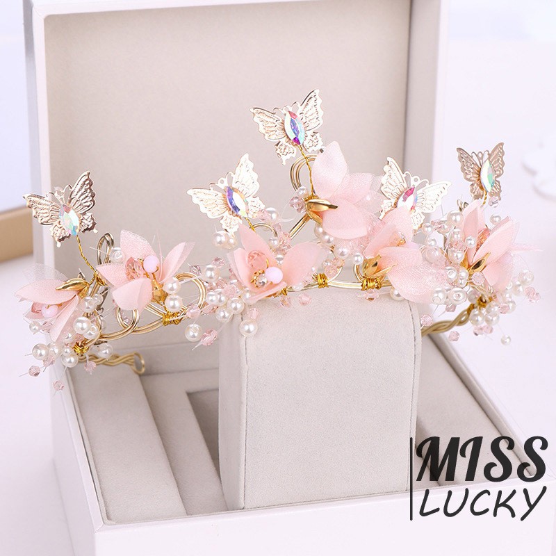 Cài tóc kiểu dáng thời trang thanh tú cho cô dâu