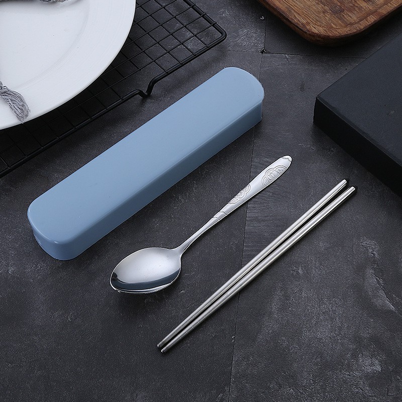 Bộ Thìa Đũa INOX Chống Rỉ, Bộ Đũa Muỗng Có Hộp Mang Đến Văn Phòng, Công Sở Với Hộp Đựng Dạng Kéo Sang Trọng Tiện Ích