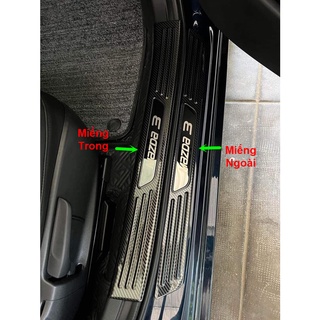 Bộ 8 miếng ốp bậc cửa trong ngoài Mazda 3 2020-2022