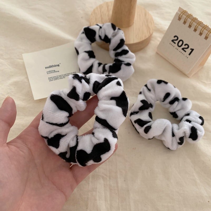 Scrunchies Cột Tóc Bò Sữa Trắng Đen Cow Pattern