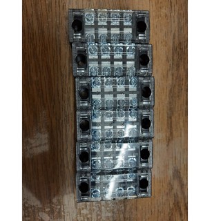 Cầu đấu 4 cực TB1504 domino 15A 4P