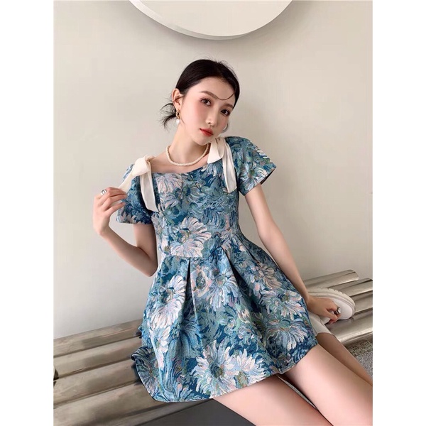 Váy nữ hoạ tiết hoa cổ vuông cao cấp | BigBuy360 - bigbuy360.vn