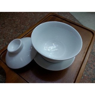Tách trà sứ trắng kiểu cung đình