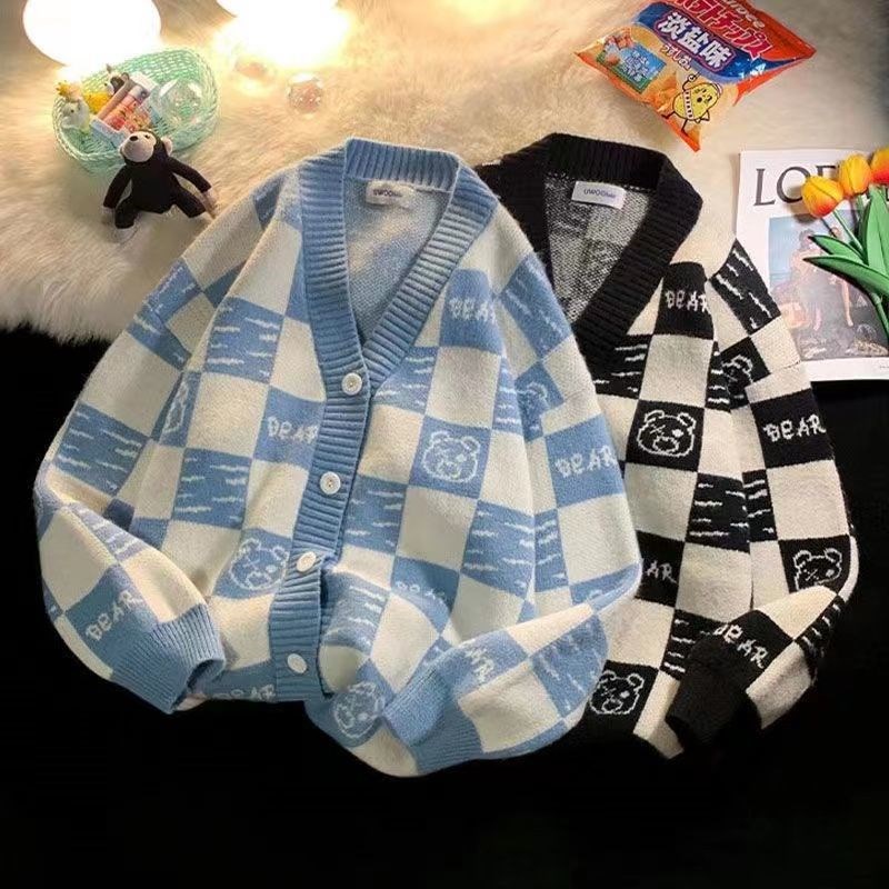 Áo khoác len cardigan dáng rộng in hình gấu phong cách Nhật cổ điển cho nam nữ
