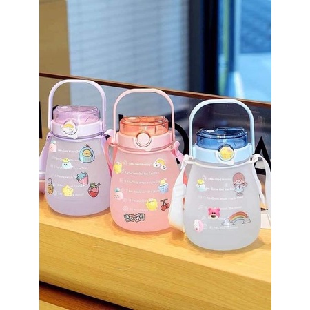 Bình đựng nước cute 1.3 lít có ống hút có vạch chia nhắc nhở uống nước