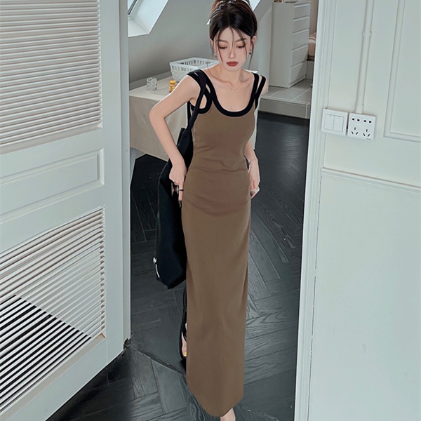 Đầm COZOK không tay cổ vuông hở lưng xẻ tà dáng ôm phong cách quyến rũ