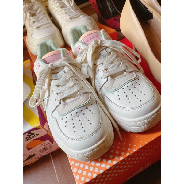 Thanh lý pass giày 𝑺𝑻𝑹𝑨𝑫𝑰𝑽𝑨𝑹𝑰𝑼𝑺 Size35