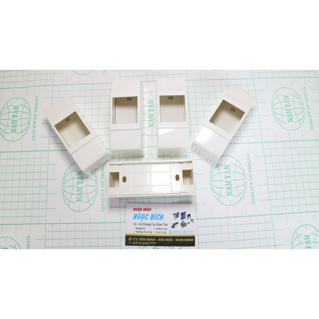 Attomat CB 30A Cầu Dao Tự Động SOPOKA Kèm Vỏ