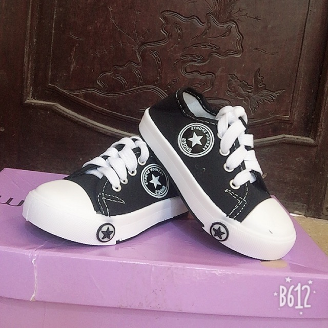 Giày convers cho bé trai gái