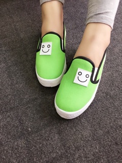 Giày slip on mặt cười  