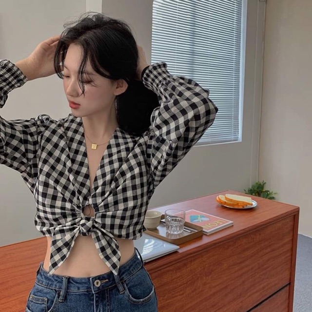 Áo sơ mi kẻ sọc ca rô đen trắng dáng croptop