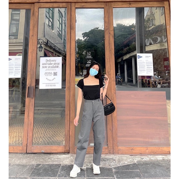 Áo thun cổ xuông