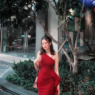 ĐẦM LỆCH VAI NHÚN BÈO