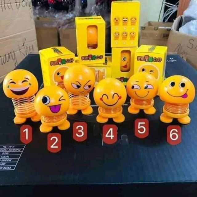 Emoji con lắc lò xo giao mẫu ngẫu nhiên