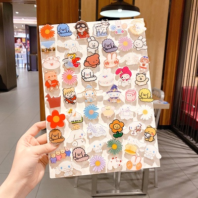 Ghim cài áo họa tiết hoạt hình đáng yêu