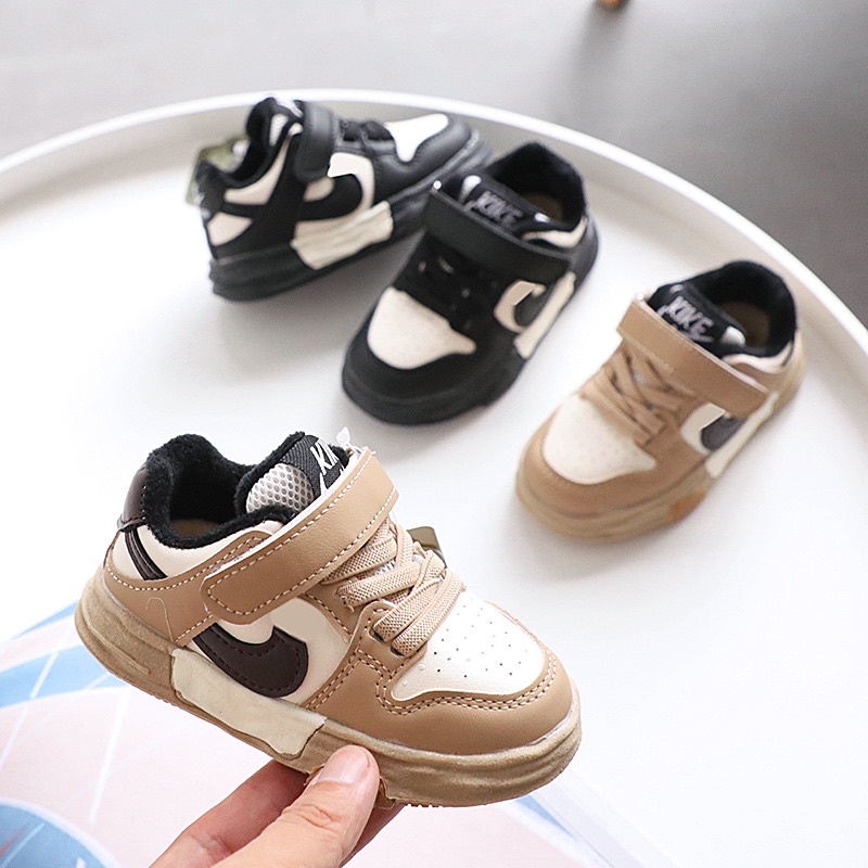 Giày thể thao N'ke Kid bé trai