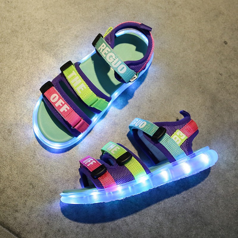 Sandal bé gái , Dép quai hậu bé gái đèn LED 2022 sạc USB thông minh nấc bấm nhiều chế độ sáng - KAT KIDS FASHION