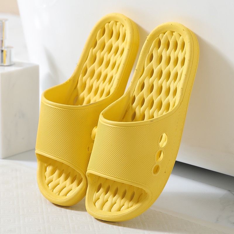 Dép lỗ đi trong nhà thoáng khí