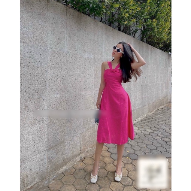 Đầm linen cổ chéo