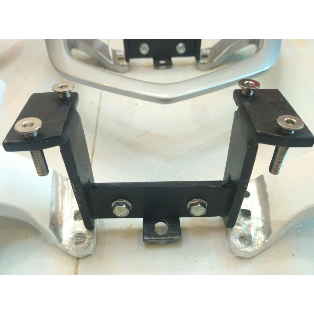 Pát dùng để lắp cảng Novou, tay dắt cho Yamaha NVX