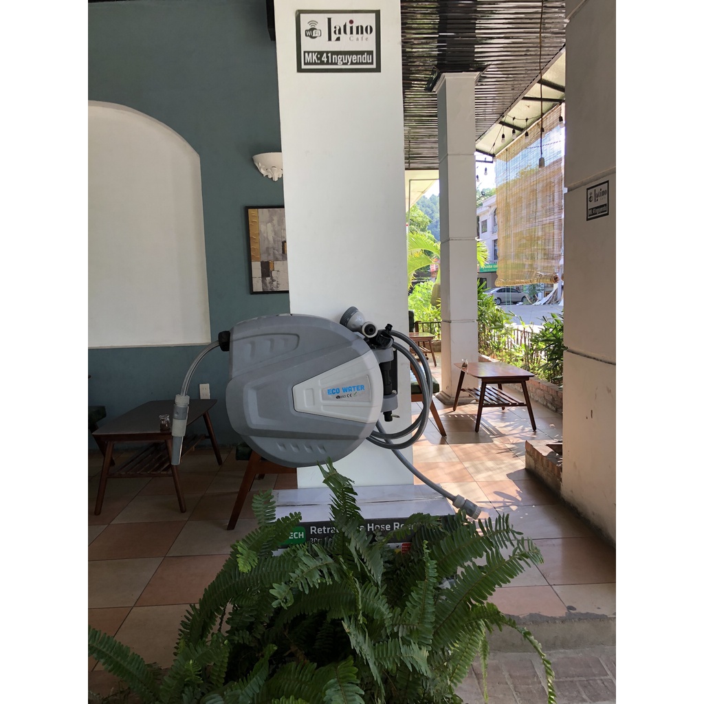 BỘ VÒI TƯỚI TỰ THU DÂY ECO WATER-20M: Tiêu chuẩn Châu Âu, đầu phun tưới 9 kiểu, chất lượng tốt.