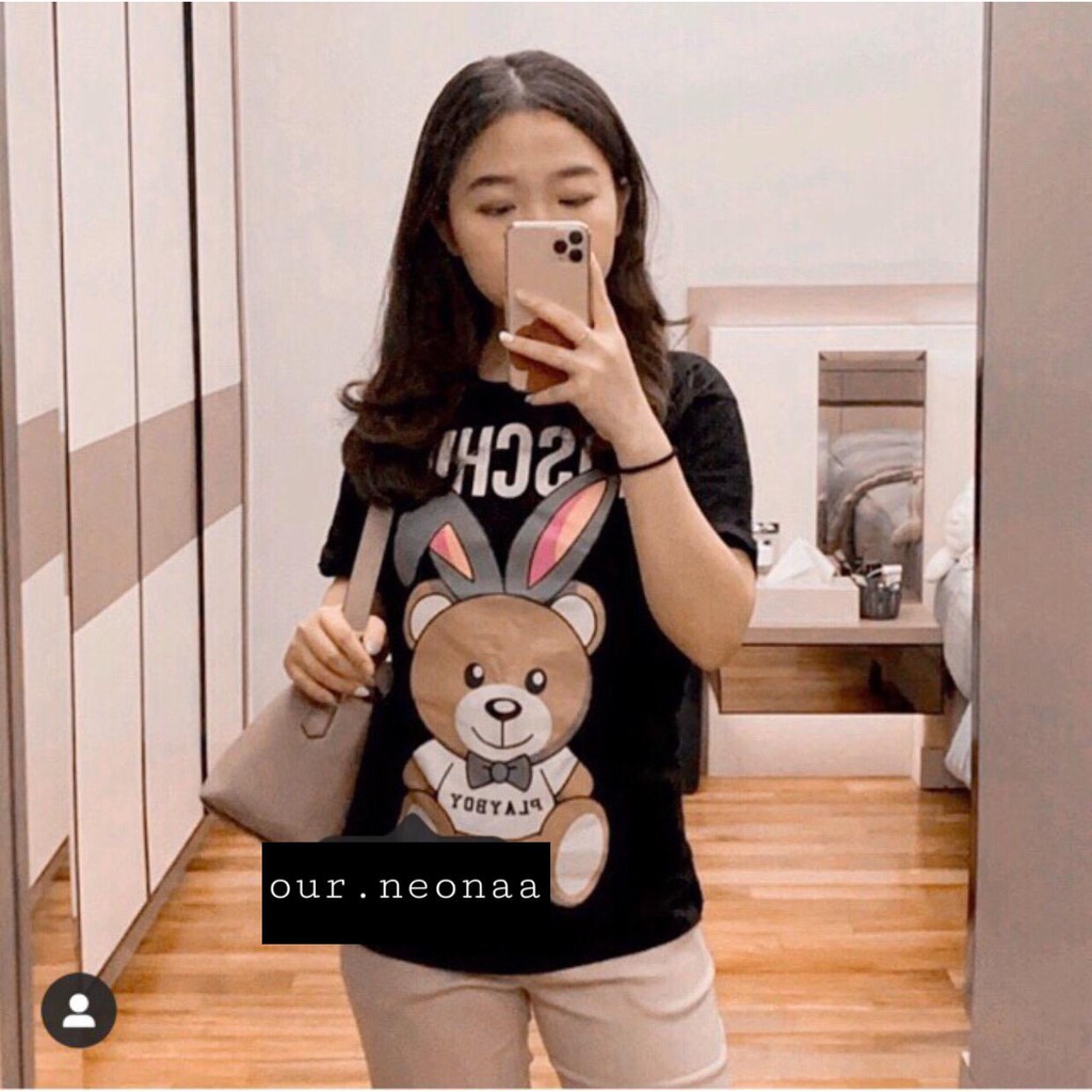 BERSHKA Túi đeo chéo Moschino OVERSIZE KOAS | Áo thun màu đen in hình logo TSHIRT TUMBLR TEE