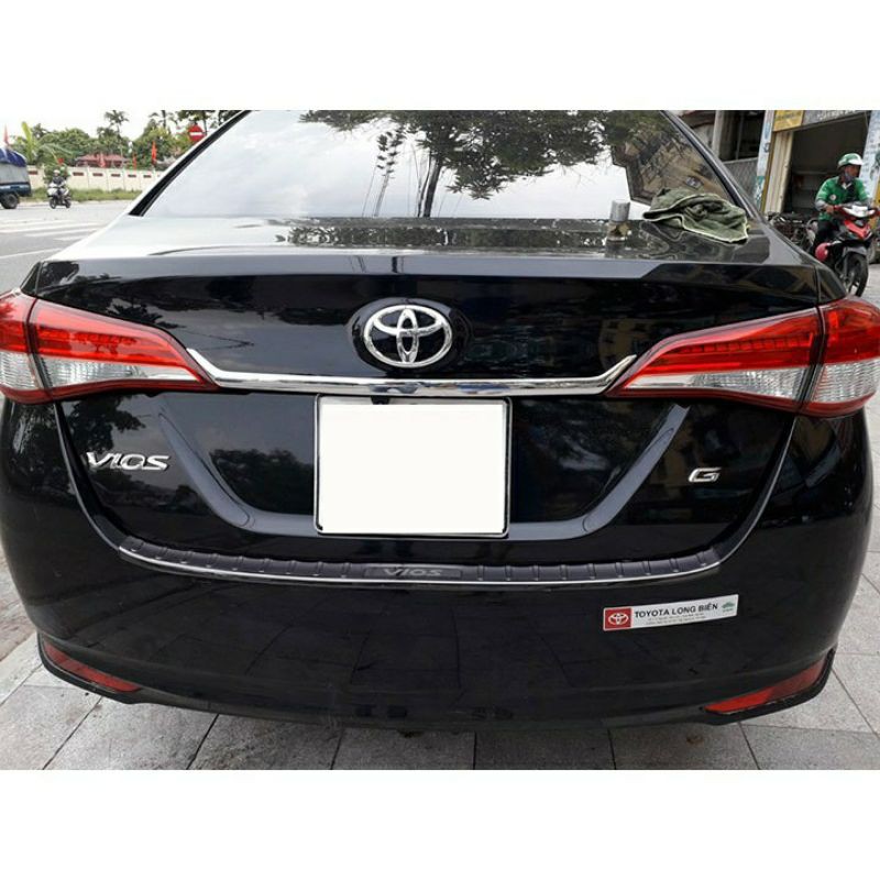 Ốp Tay Mở Cốp Xe Vios 2019 2020 2021 Mẫu Mạ Crom