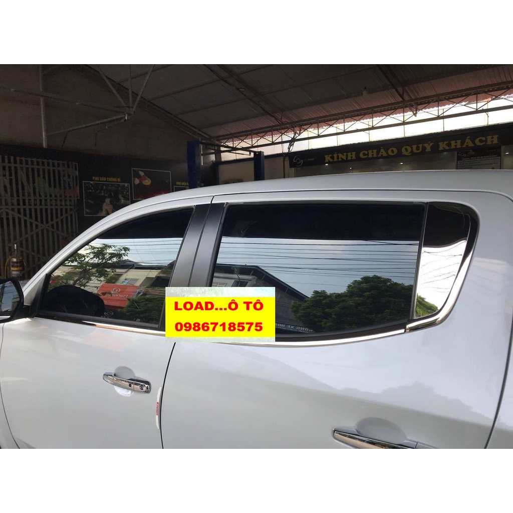 Ốp Nẹp Viền Chân Kính Mitsubishi Triton 2022-2018 Mẫu Inox Cao Cấp