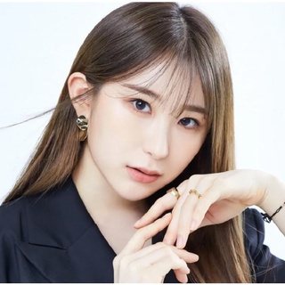 LEE CHAEYEON - Mini 1st Album [HUSH RUSH] (Kit album)