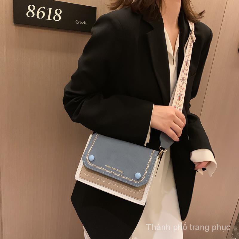 Túi đeo chéo nữ thời trang đơn giản 2022