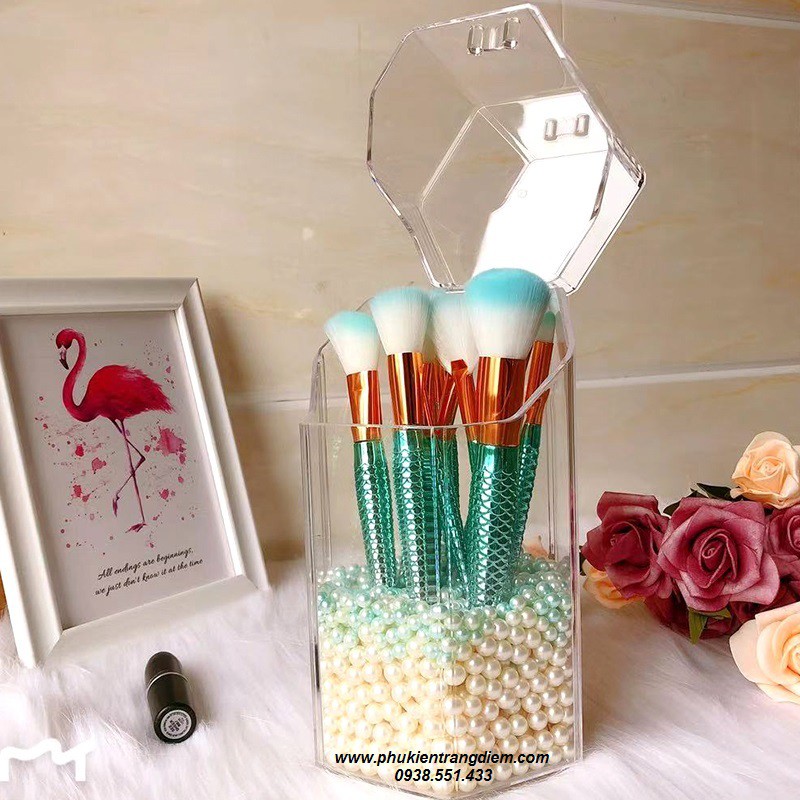 Hộp Đựng Cọ Trang Điểm Lục Giác Kèm Hạt