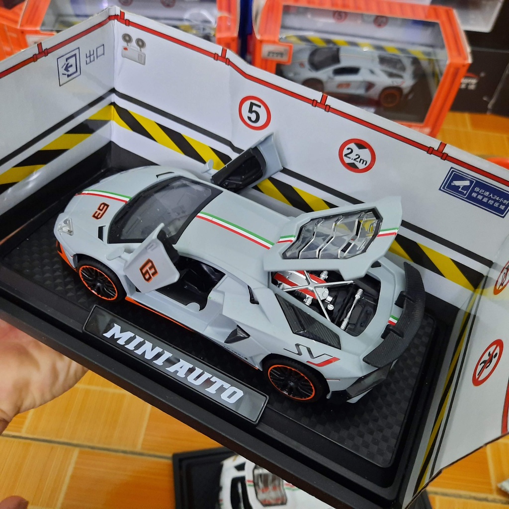 Xe ô tô đồ chơi trẻ em tỉ lệ 1:32 mô hình xe Lamborghini LP780 xe bằng kim loại có âm thanh và đèn mở 2 cửa