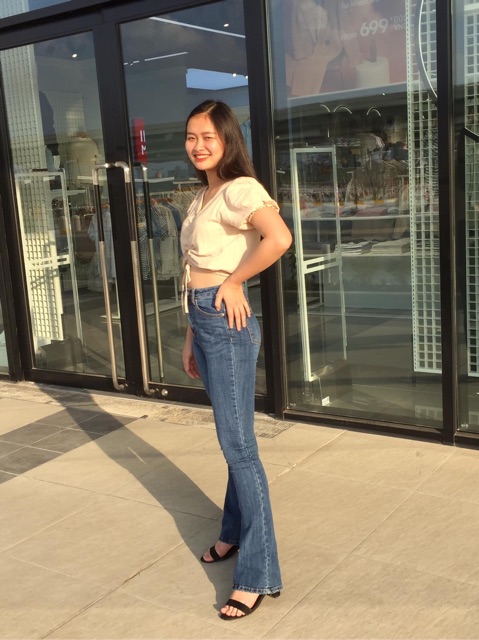 Quần jeans nữ loe dáng dài VNXK xanh nhạt
