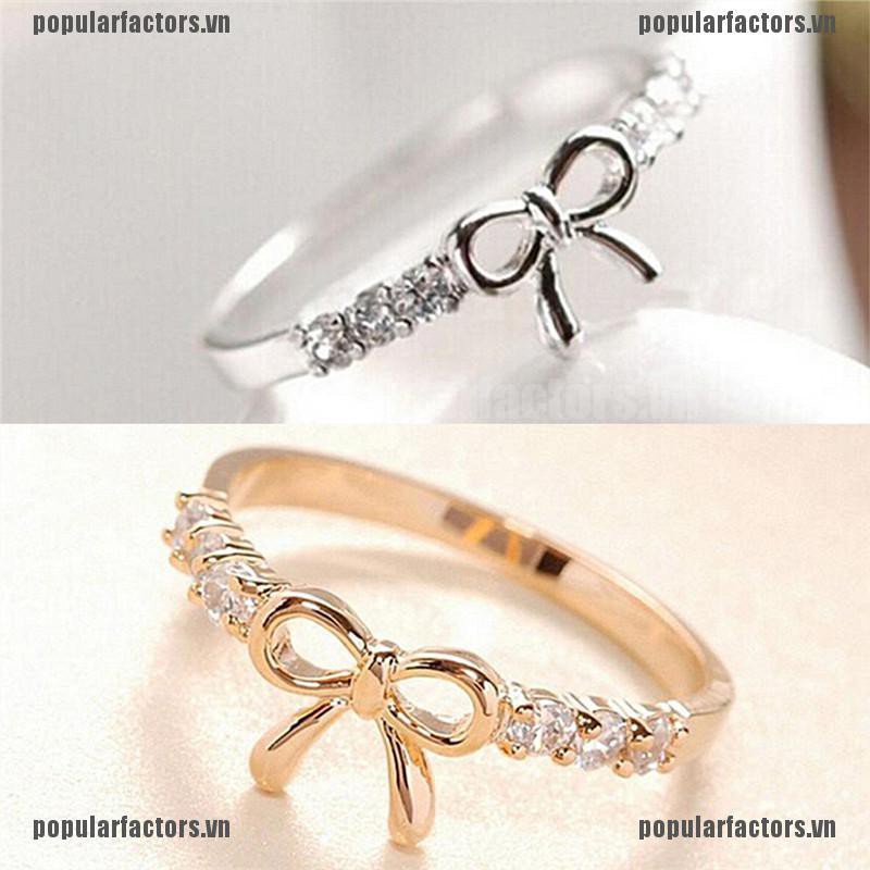 Vòng Tay Kim Loại Đính Đá Lấp Lánh