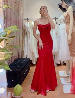 Đầm body dạ hội cổ đổ 2 dây