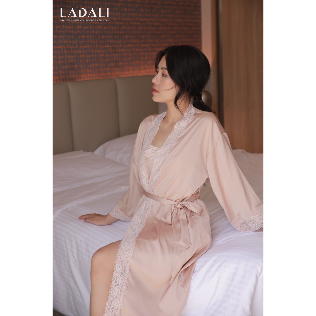 Áo Choàng Ngủ Lụa Satin Cao Cấp Phối Ren Gợi Cảm Màu Da Hàng Thiết Kế Ladali ! ! | BigBuy360 - bigbuy360.vn