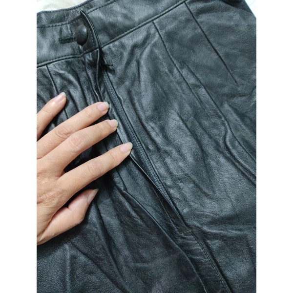 Chân váy da bò size M