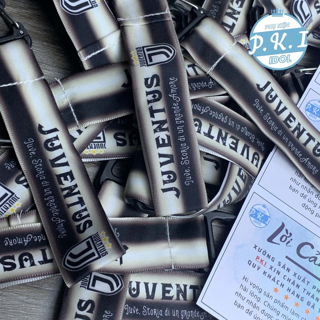 Xả Kho : Móc khóa , Móc Treo Balo In Hình CLB Juventus - Xả Kho Rẻ Nhất Shopee