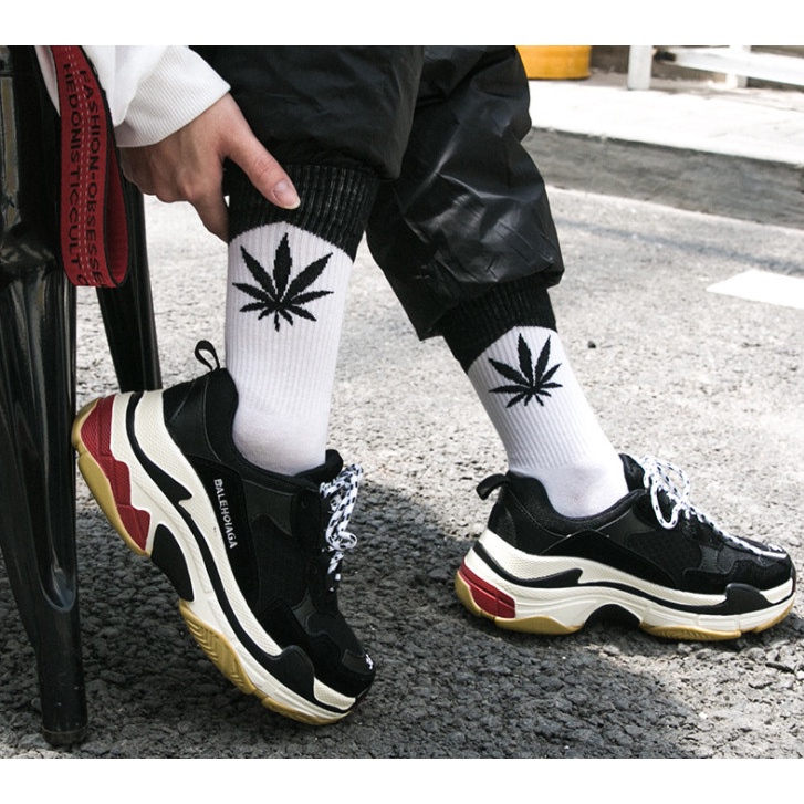 Vớ cao cổ hình chiếc lá Unisex phong cách thể thao, trẻ trung và năng động.