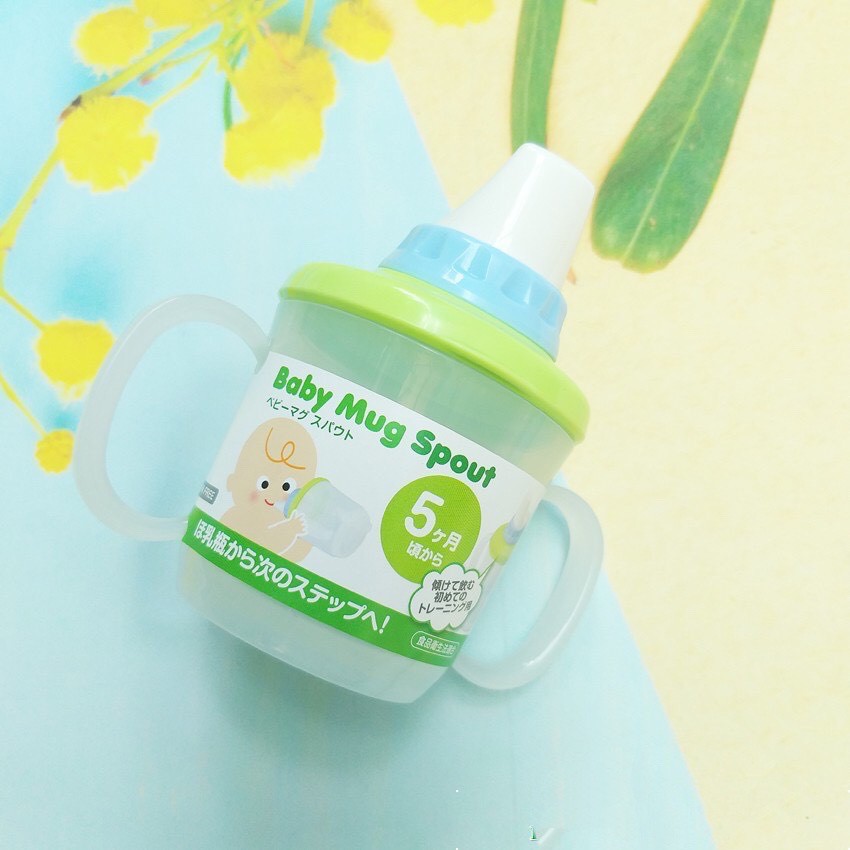 Cốc tập uống có vòi hút màu xanh lá nội địa Nhật Bản